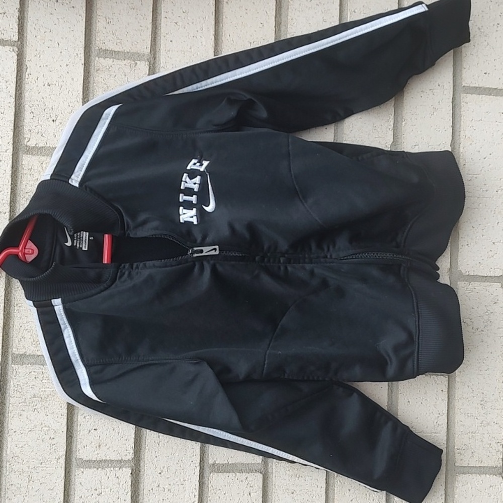 Black Nike Jacket* - Picture 4 of 10